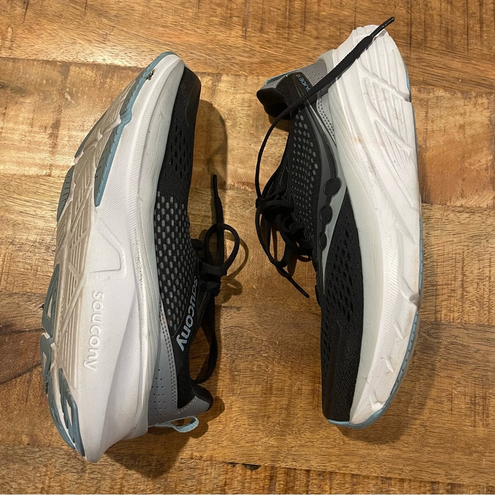 😍Saucony Women's Black Running Shoes - Picture 3 of 6